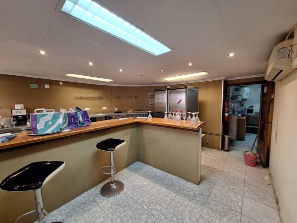 bar
